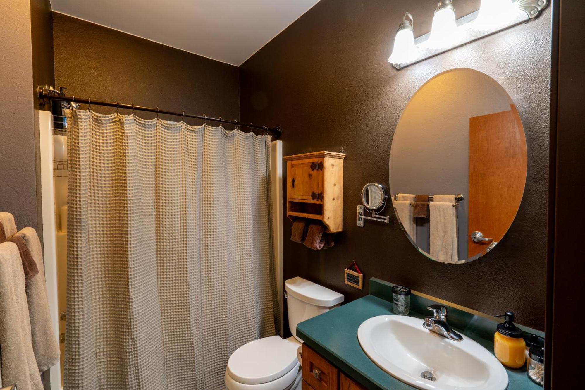 Bison Lodge - Lg Home - 2 Bedrooms - Less Than 5 Miles To Yellowstone North Entrance, Sleeps Up To 8 Gardiner Esterno foto