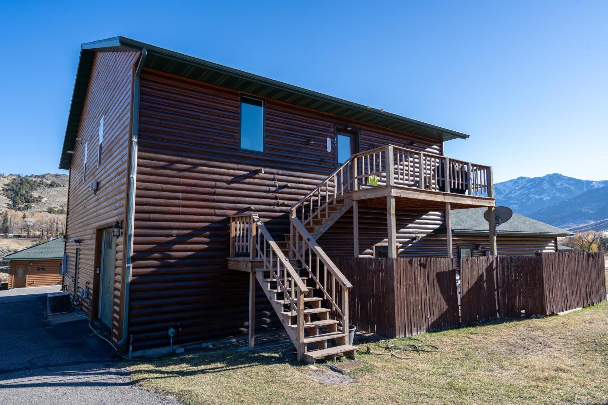 Bison Lodge - Lg Home - 2 Bedrooms - Less Than 5 Miles To Yellowstone North Entrance, Sleeps Up To 8 Gardiner Esterno foto