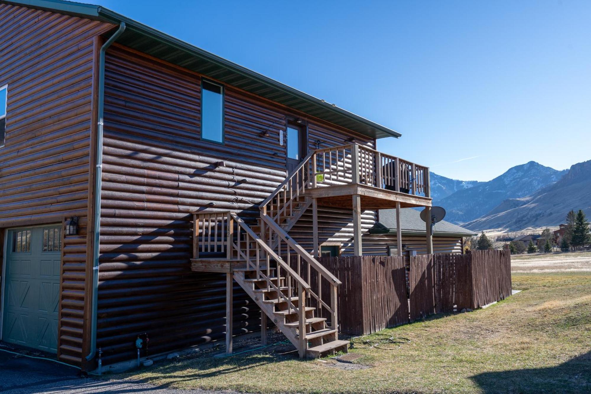 Bison Lodge - Lg Home - 2 Bedrooms - Less Than 5 Miles To Yellowstone North Entrance, Sleeps Up To 8 Gardiner Esterno foto