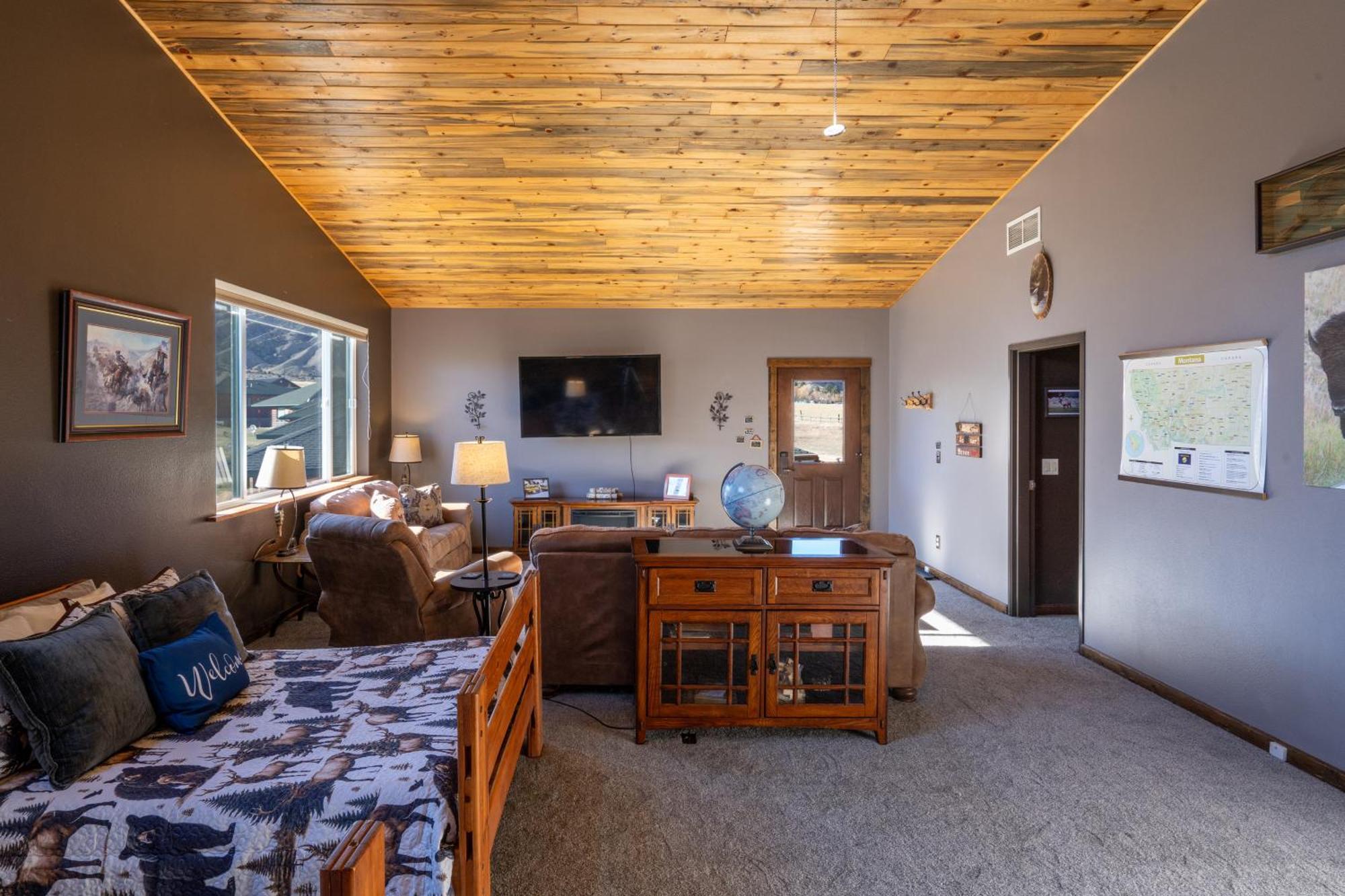 Bison Lodge - Lg Home - 2 Bedrooms - Less Than 5 Miles To Yellowstone North Entrance, Sleeps Up To 8 Gardiner Esterno foto