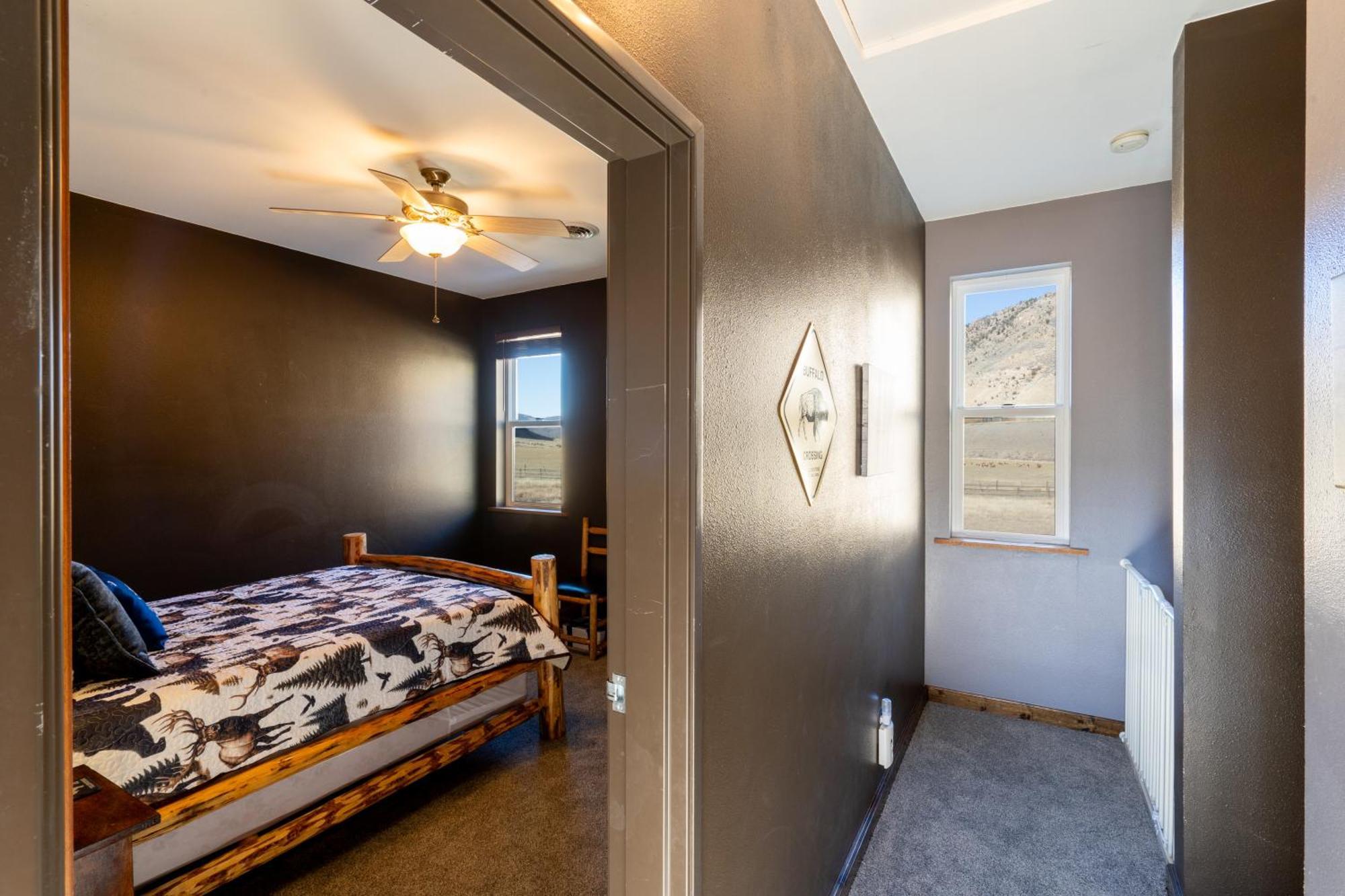 Bison Lodge - Lg Home - 2 Bedrooms - Less Than 5 Miles To Yellowstone North Entrance, Sleeps Up To 8 Gardiner Esterno foto